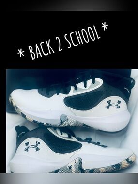 Under Armour Kids White Black Athletic Shoes with Camo Patterned Sole 5.5